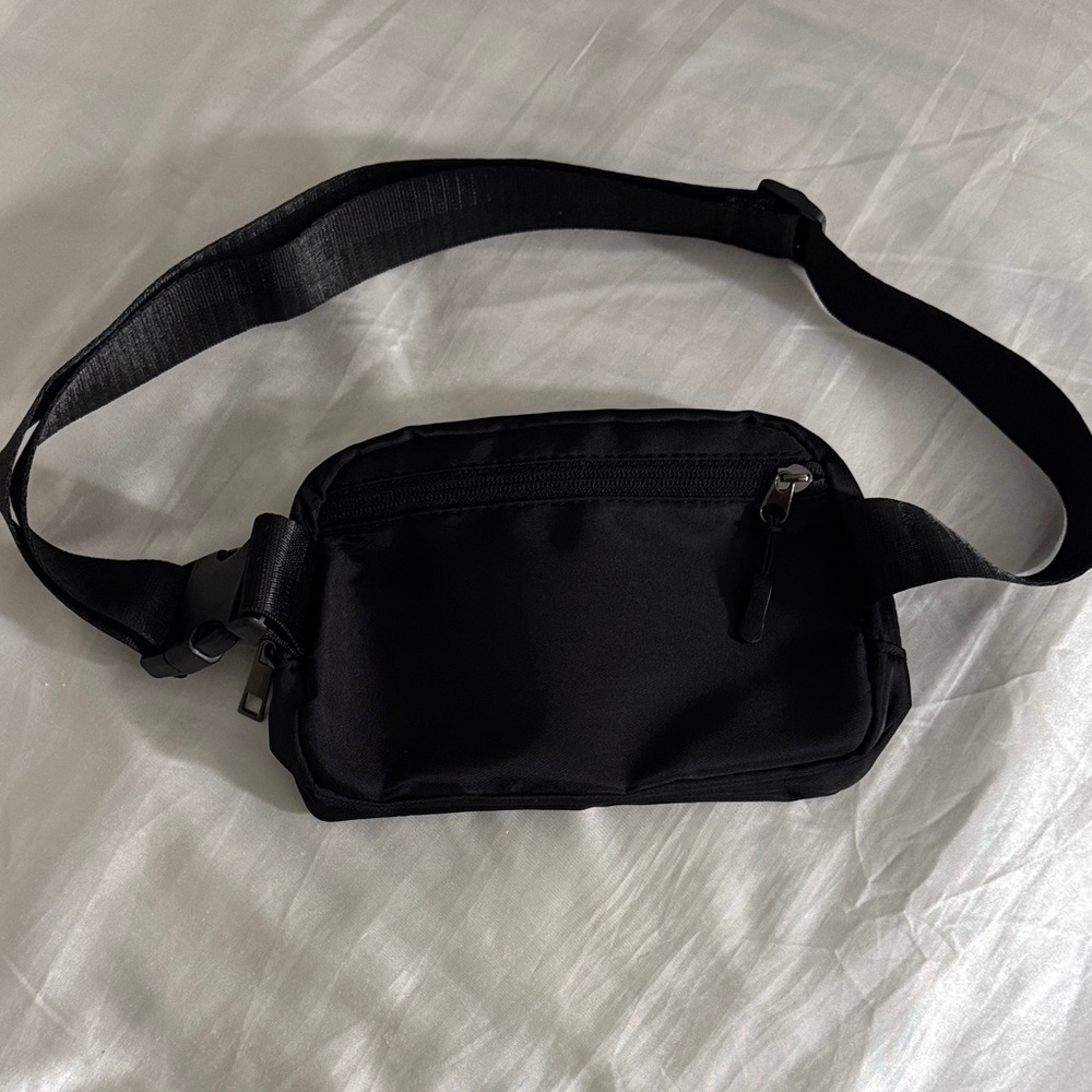 Ray-Ban Authentic Fanny Pack Black Belt/Waist Bag - NWOT - Picture 3 of 4